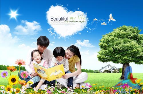 Sources - Family reading a book