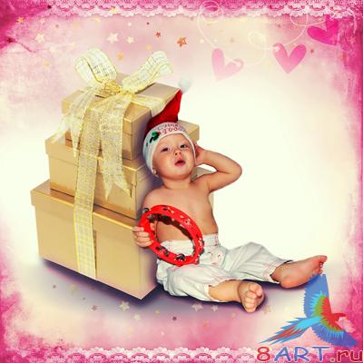 Годовалый дитя близко подарков в течение новогодней шапочкеYear-old boy near the gifts in the Christmas hat Годовалый дитя близко подарков в течение новогодней шапочкеYear-old boy near the gifts in the Christmas hat