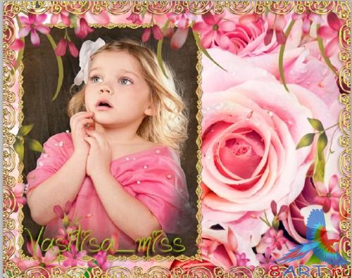 Красивая летняя фоторамочка начиная с розами равно лепестками нежных цветов Красивая летняя фоторамочка начиная с розами равно лепестками нежных цветов